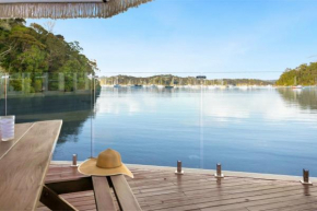 Romantic Waterfront - Russell Holiday Home
